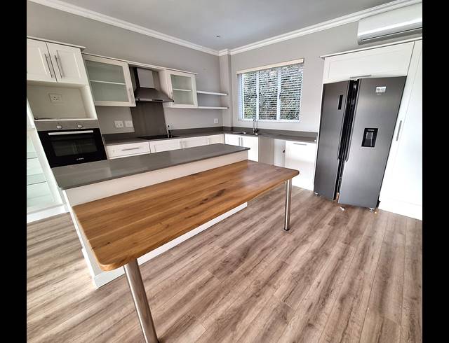 2 BEDROOM SIMPLEX TO LET IN KINDLEWOOD ESTATE